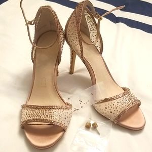NWOT Le Chateau Nude Open Toe Heels